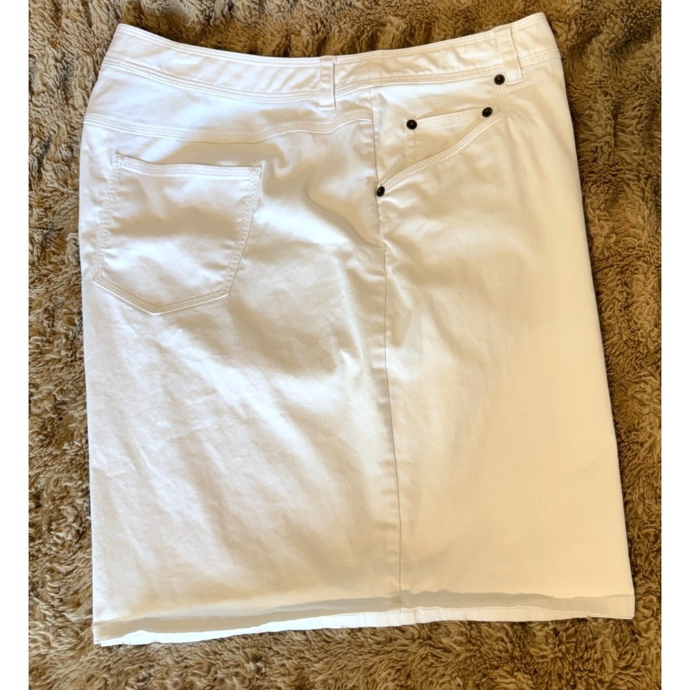 Talbots Woman 20W Stretch Chino Shorts 9" inseam White Plus Size Casual Summer